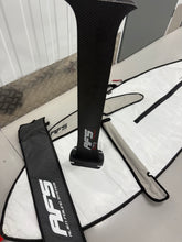Load image into Gallery viewer, Mât UHM carbone 85 Skinny
