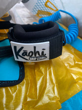 Load image into Gallery viewer, Kāohi double coil wrist leash - accroche poignet (pour wing) en couleur BLEU
